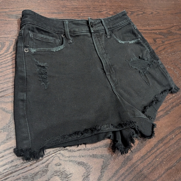 Good American Jean Shorts - Picture 2 of 7